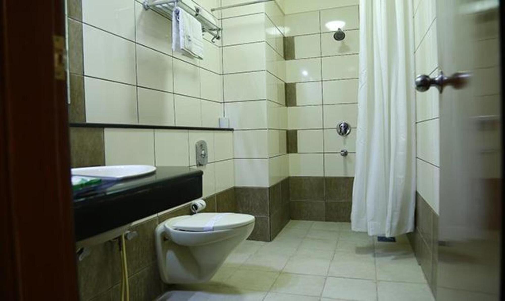 Fabhotel Prime Chennai Deluxe エクステリア 写真