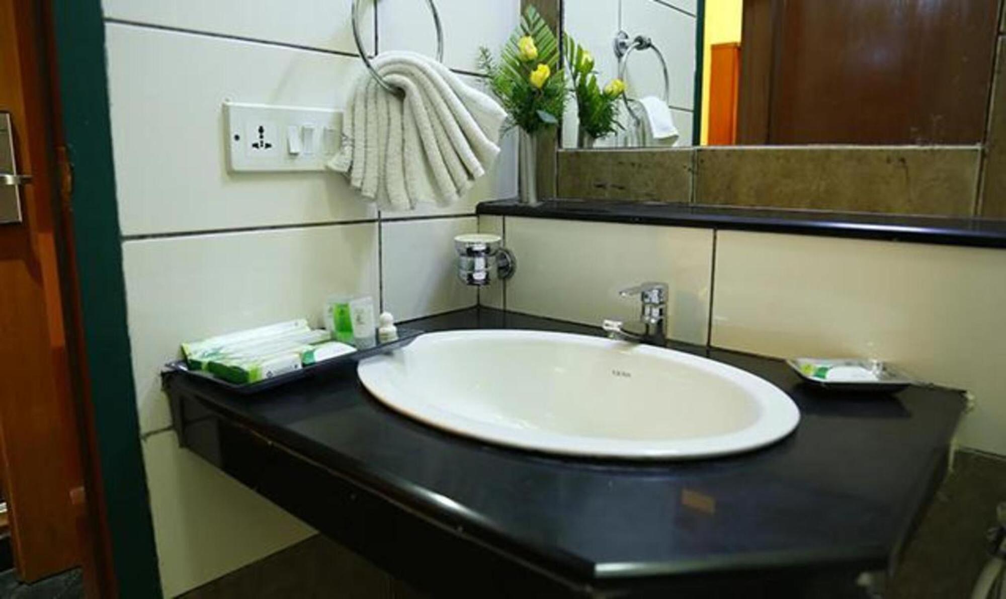 Fabhotel Prime Chennai Deluxe エクステリア 写真